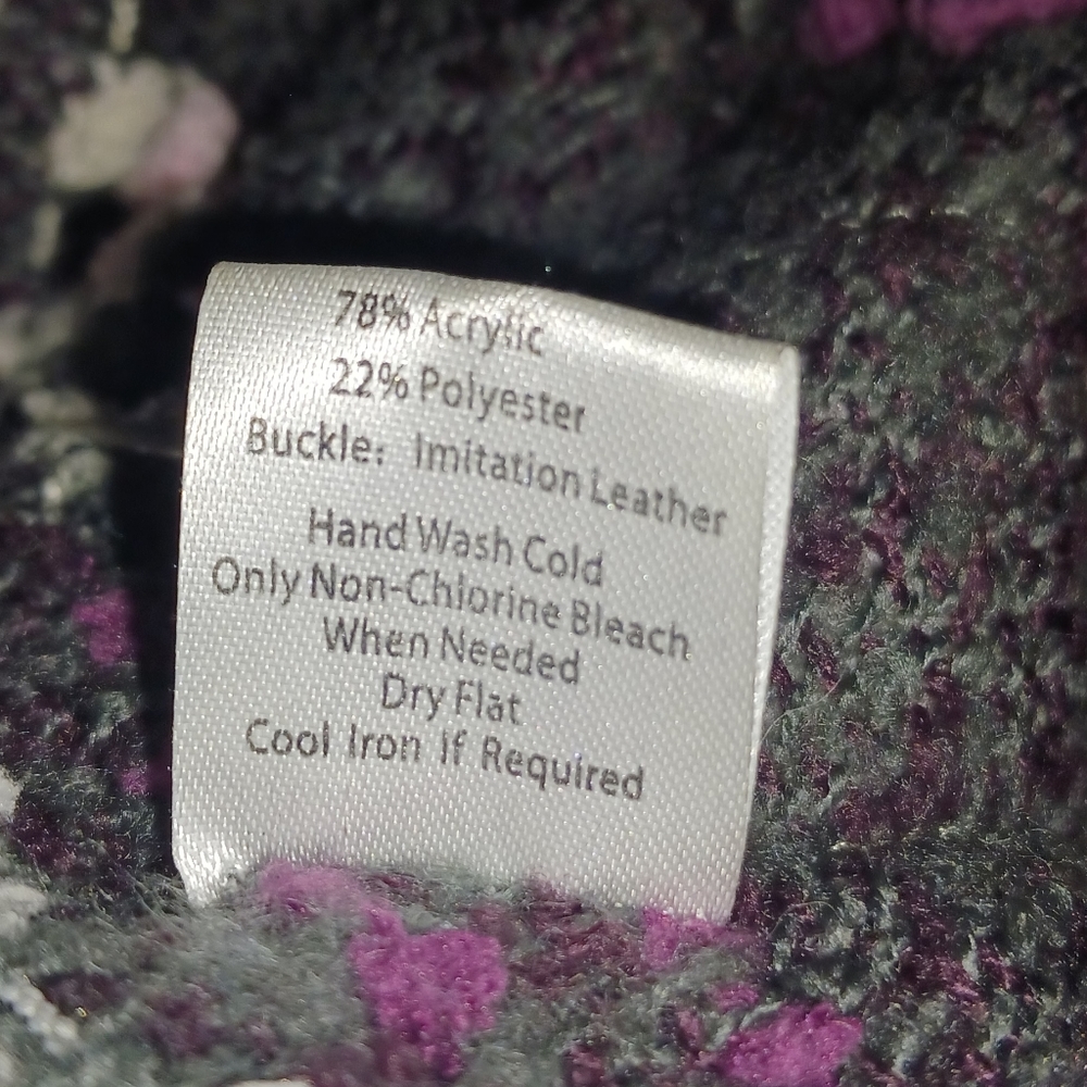 Poncho - Picture 2 of 5